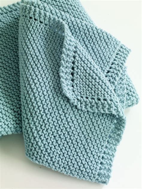 To use a whole ball of the Bernat Yard as seen above, increase your longest row to 50 stitches before starting to decrease. . Diagonal knitted baby blanket pattern